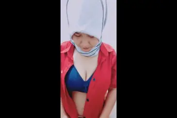 Aksi Jilbab Mobil Bergoyang Parkiran Gelap